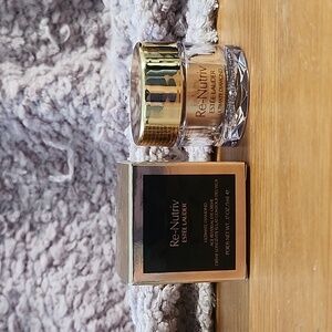 Estee Lauder Re-Nutriv Ultimate Diamond Age Revers al Eye Cream